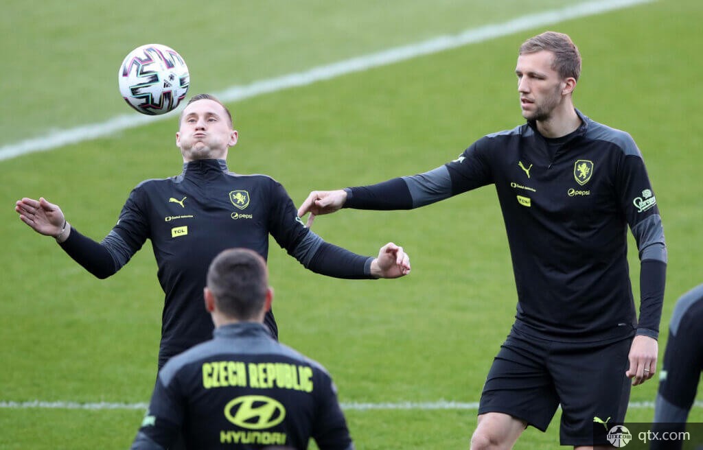 标赛的双人 标赛的双人