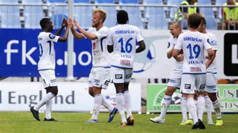 也毫不示弱 也毫不示弱