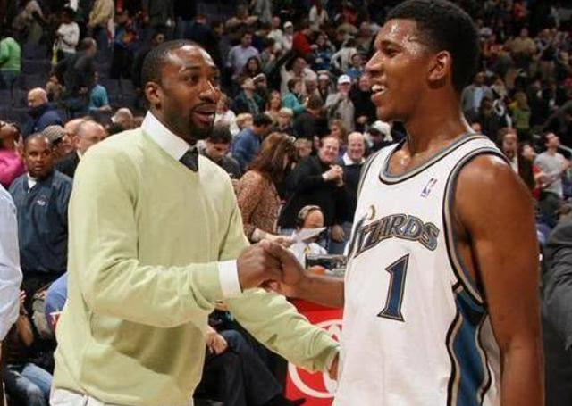 洛尼对前场 洛尼对前场